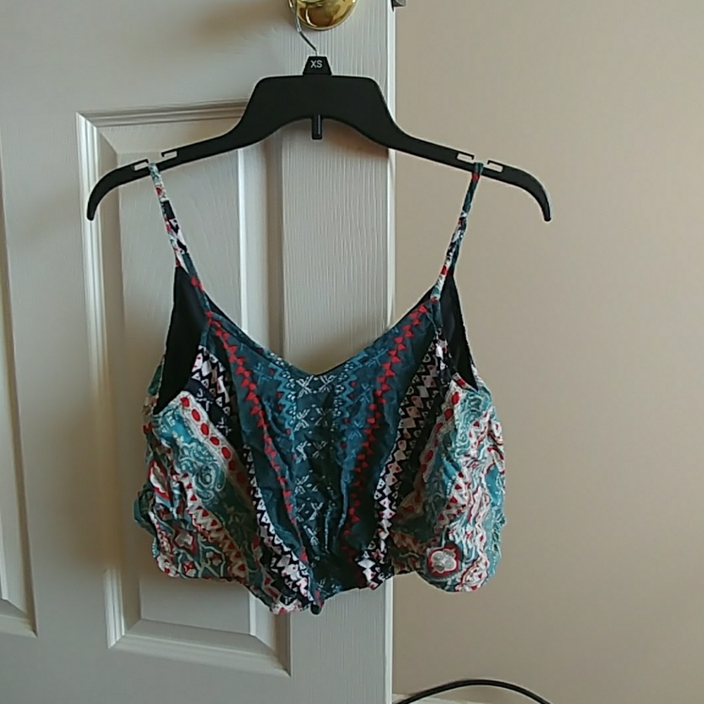 Flowy printed cropped tank top